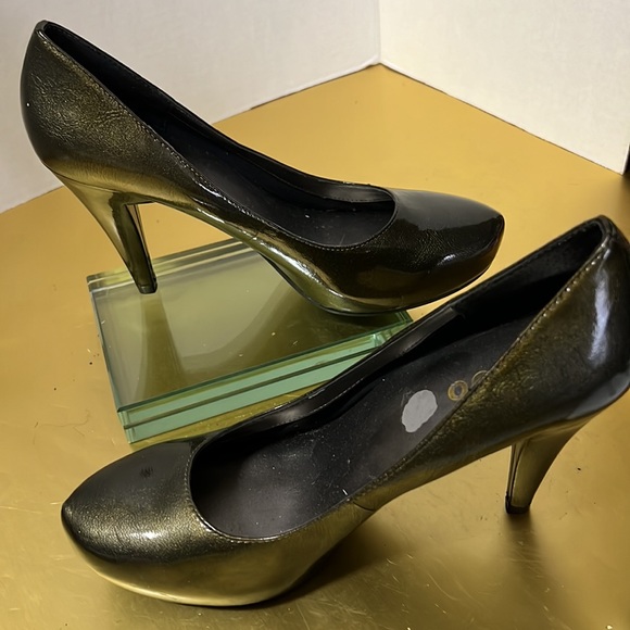 High heel army green pump by Me Too - Picture 4 of 6